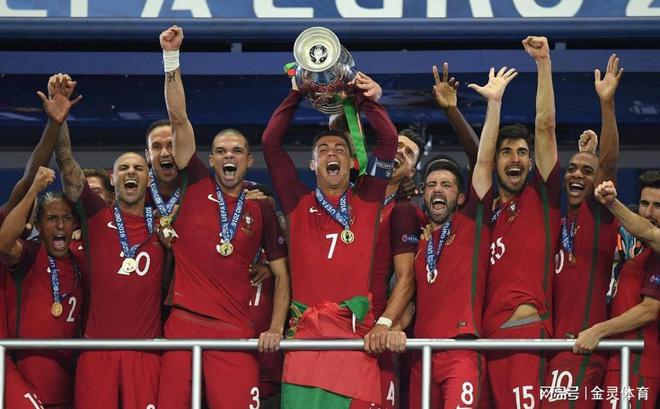 半岛体育官方下载-欧预赛激战继续进行，各队血战拼晋级希望