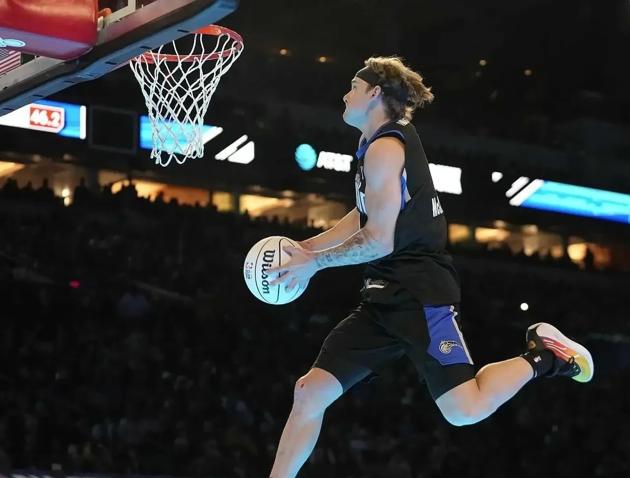 半岛体育入口-关于全球篮球盛事中展现出色球技的信息